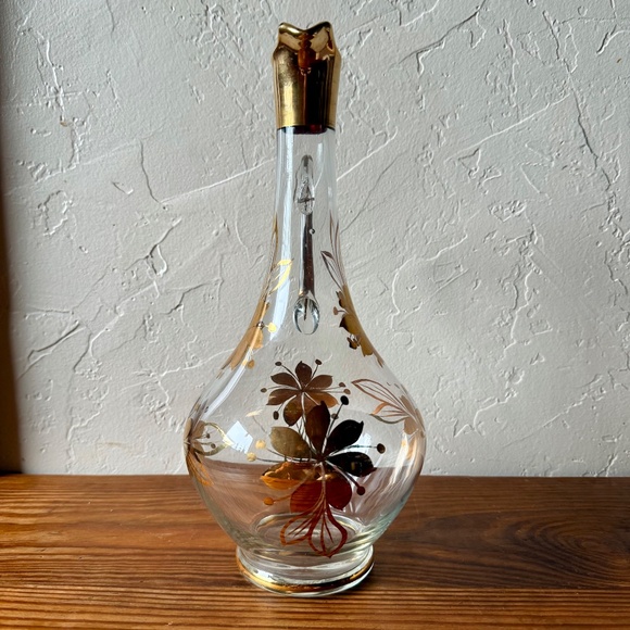 Vintage Glass Handblown Cruet Decanter – Floral Gold Detail - Picture 13 of 16